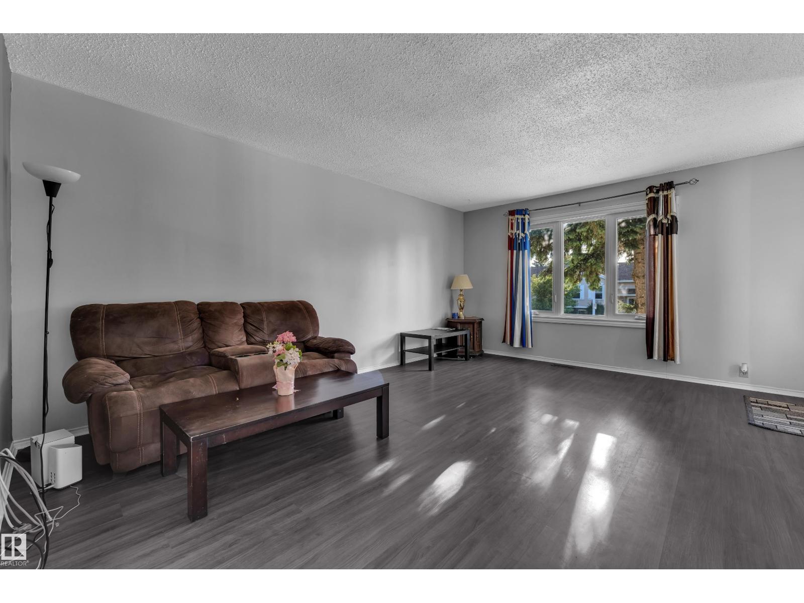 3425 48 ST NW - 12