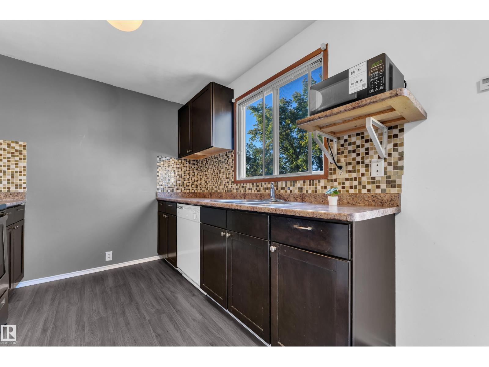 3425 48 ST NW - 14