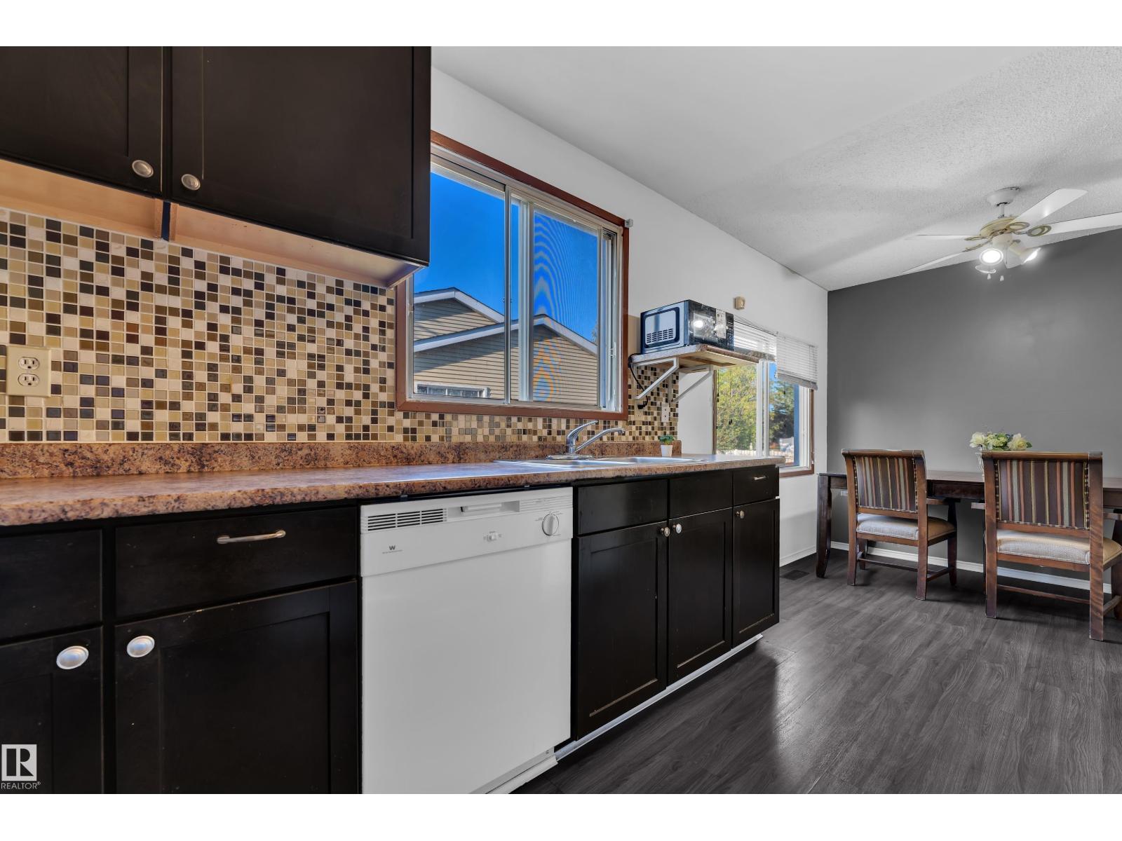 3425 48 ST NW - Image 16