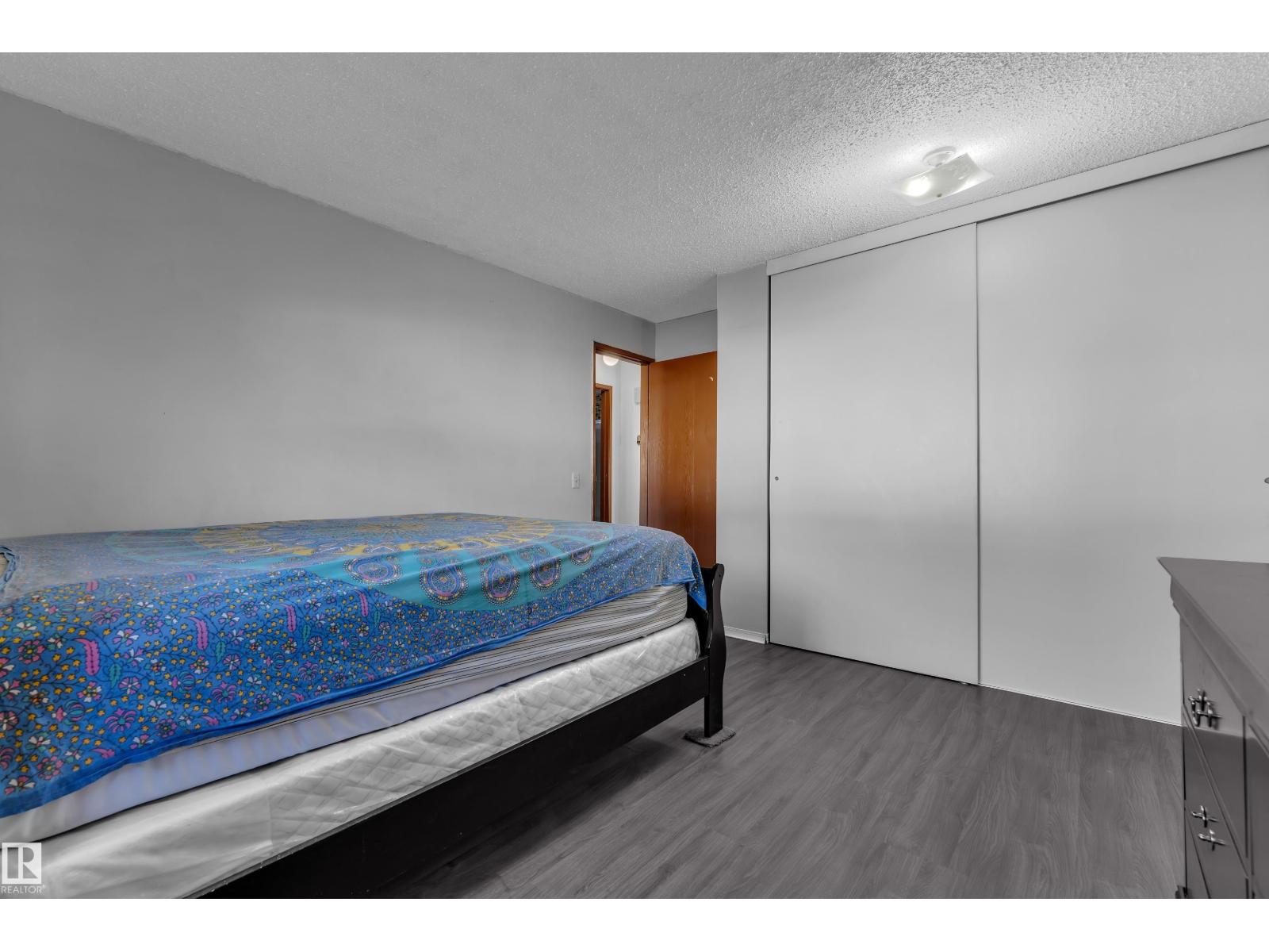 3425 48 ST NW - 21
