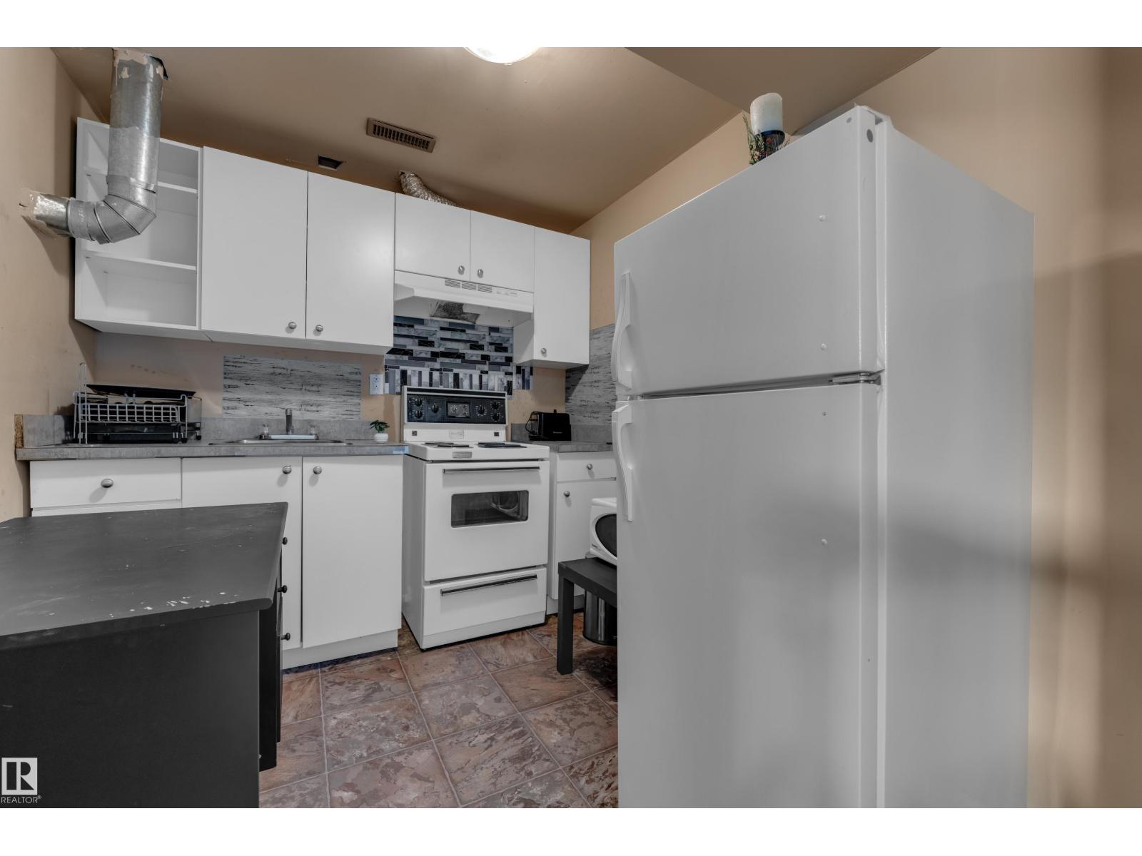 3425 48 ST NW - Image 26