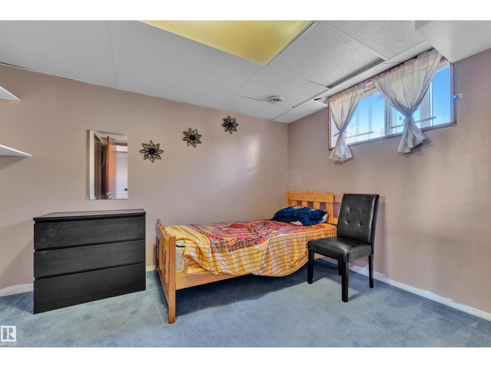 3425 48 ST NW - 30