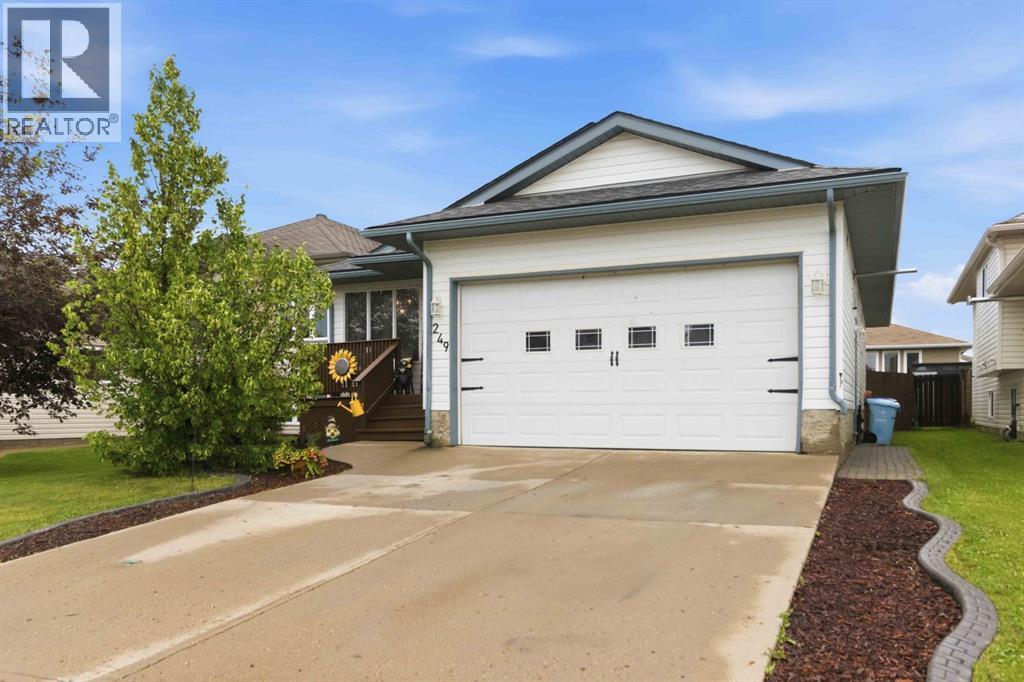 249 Fox Crescent