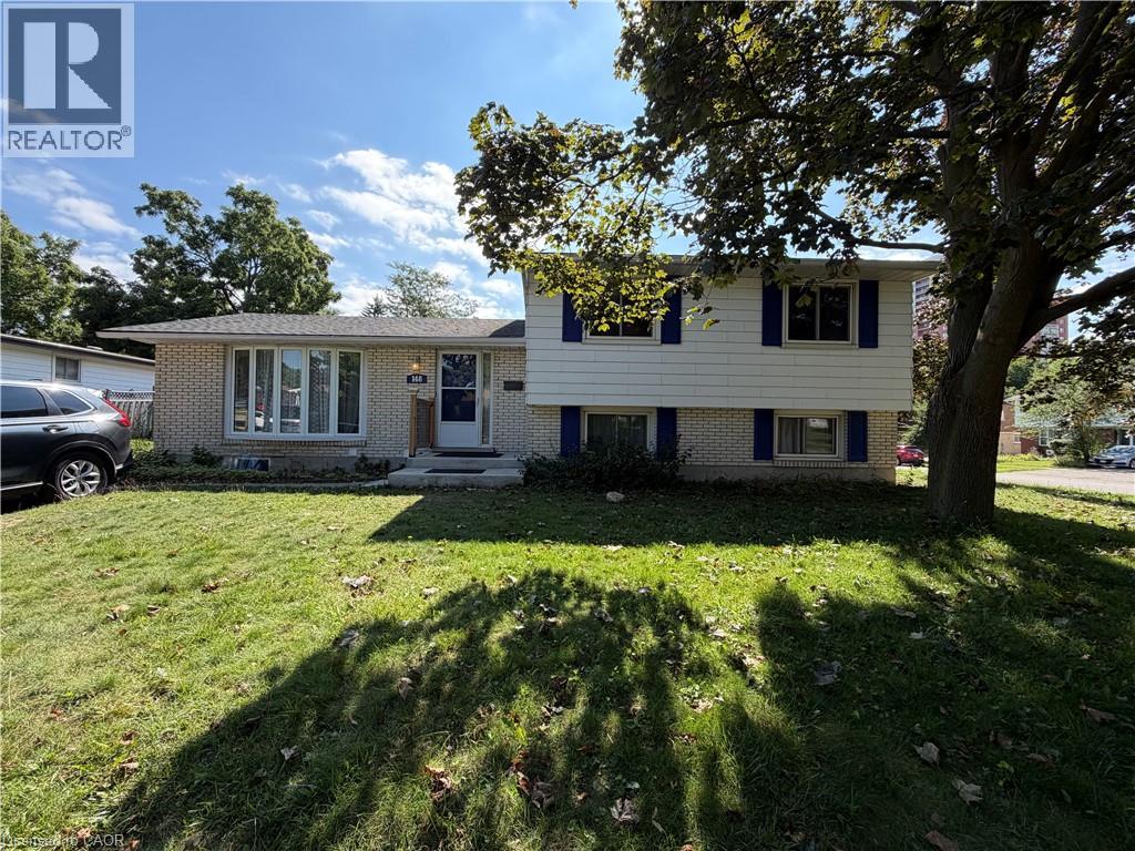148 PEPPERWOOD Crescent Unit# Upper — photo 1