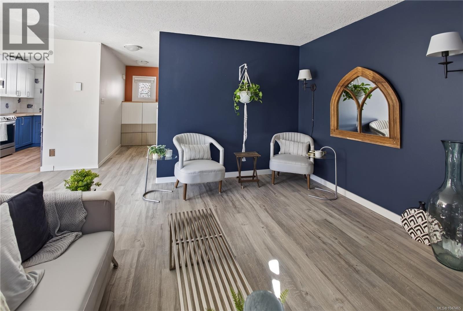 #8 947 Caledonia Ave - 12