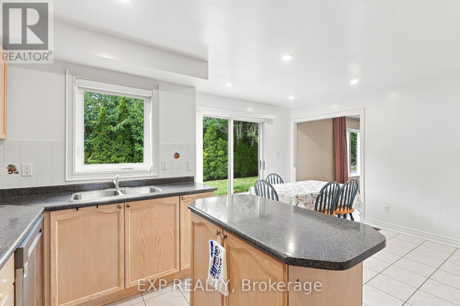 21 CANTEX COURT - 14