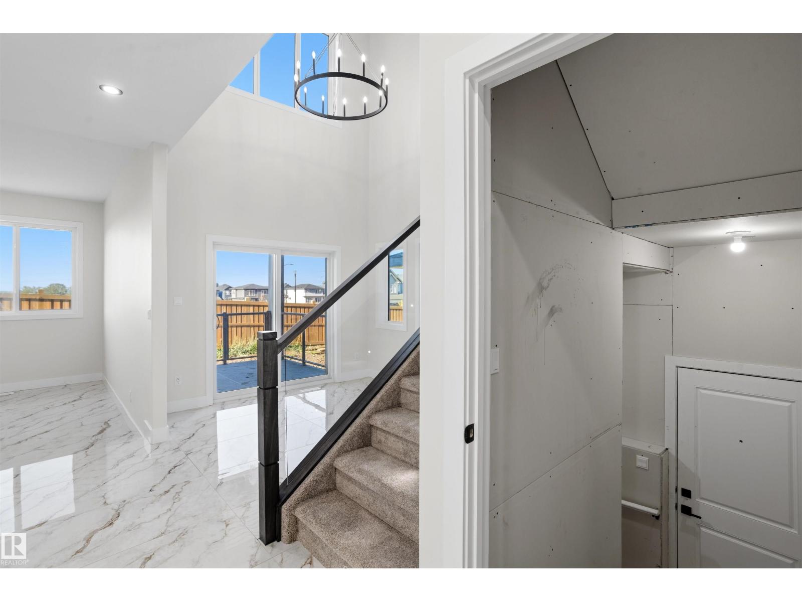 2318 6A AV SW - Image 24