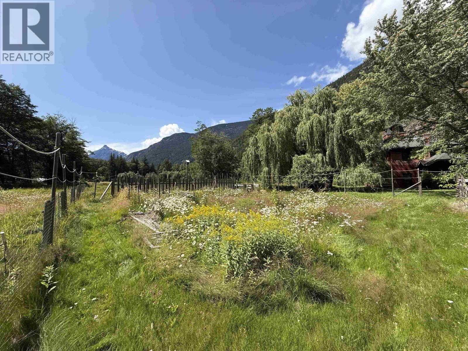 4233 MACKENZIE 20 HIGHWAY - Image 15