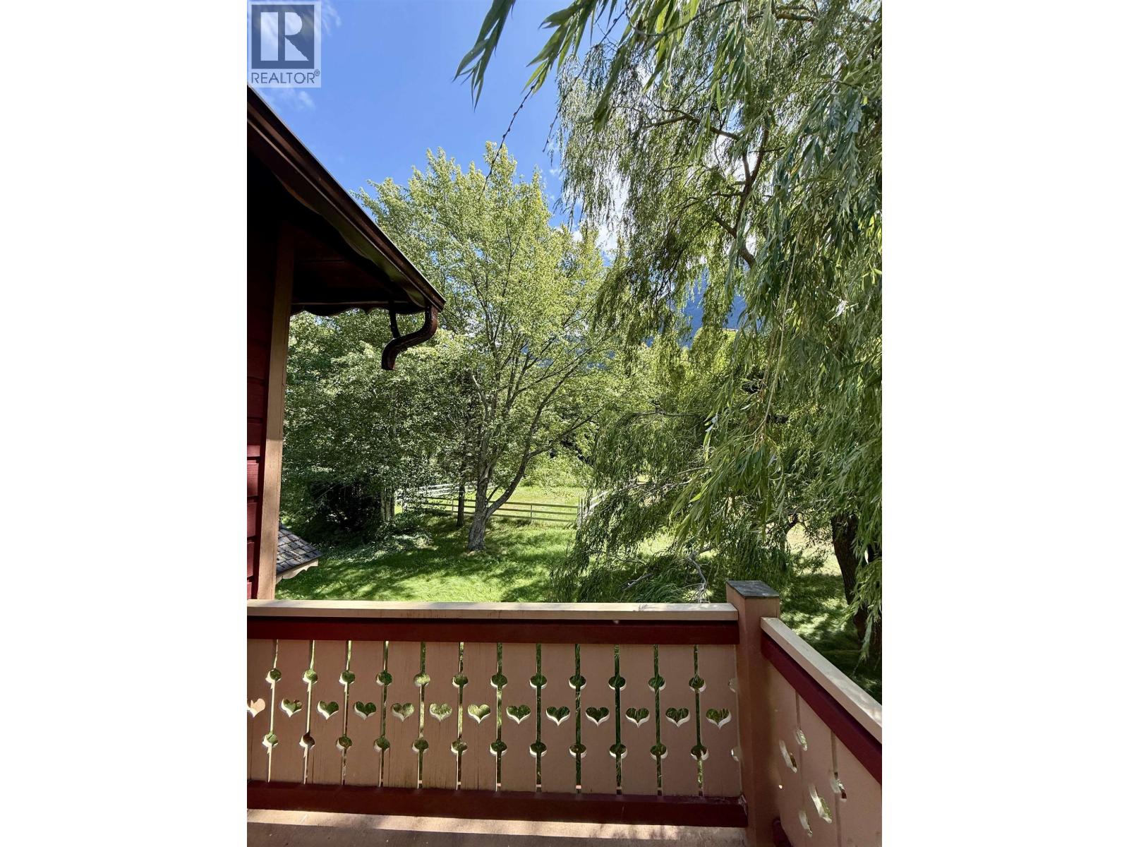 4233 MACKENZIE 20 HIGHWAY - Image 11