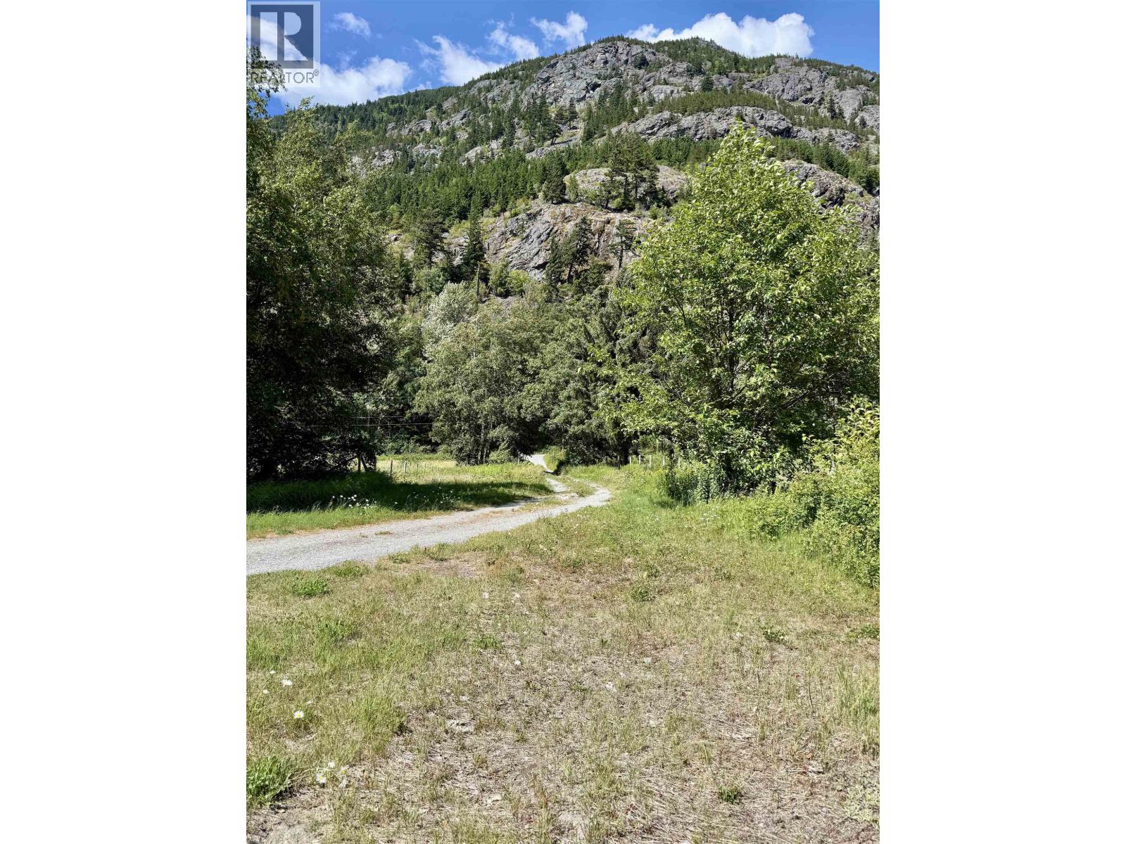 4233 MACKENZIE 20 HIGHWAY - Image 16