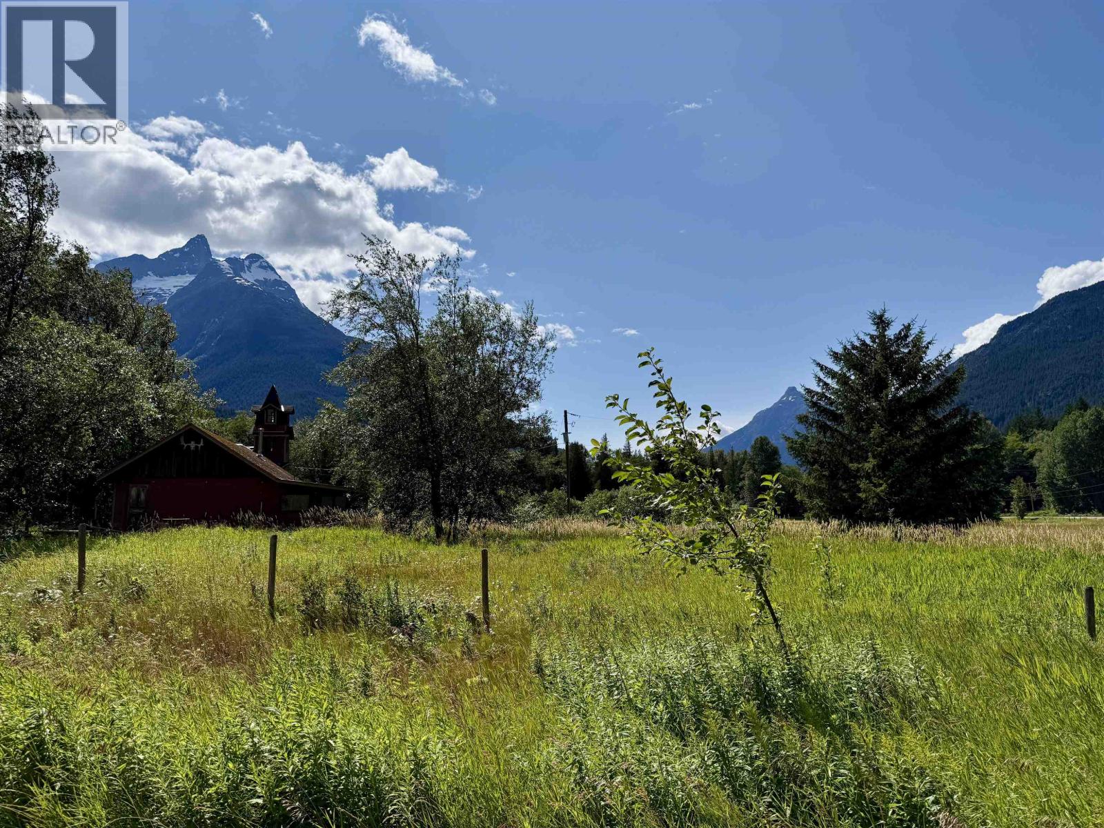 4233 MACKENZIE 20 HIGHWAY - Image 14