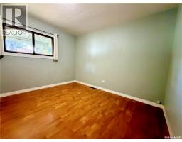 104 Railway Avenue E, Neilburg, SK S0M2C0 Photo 10