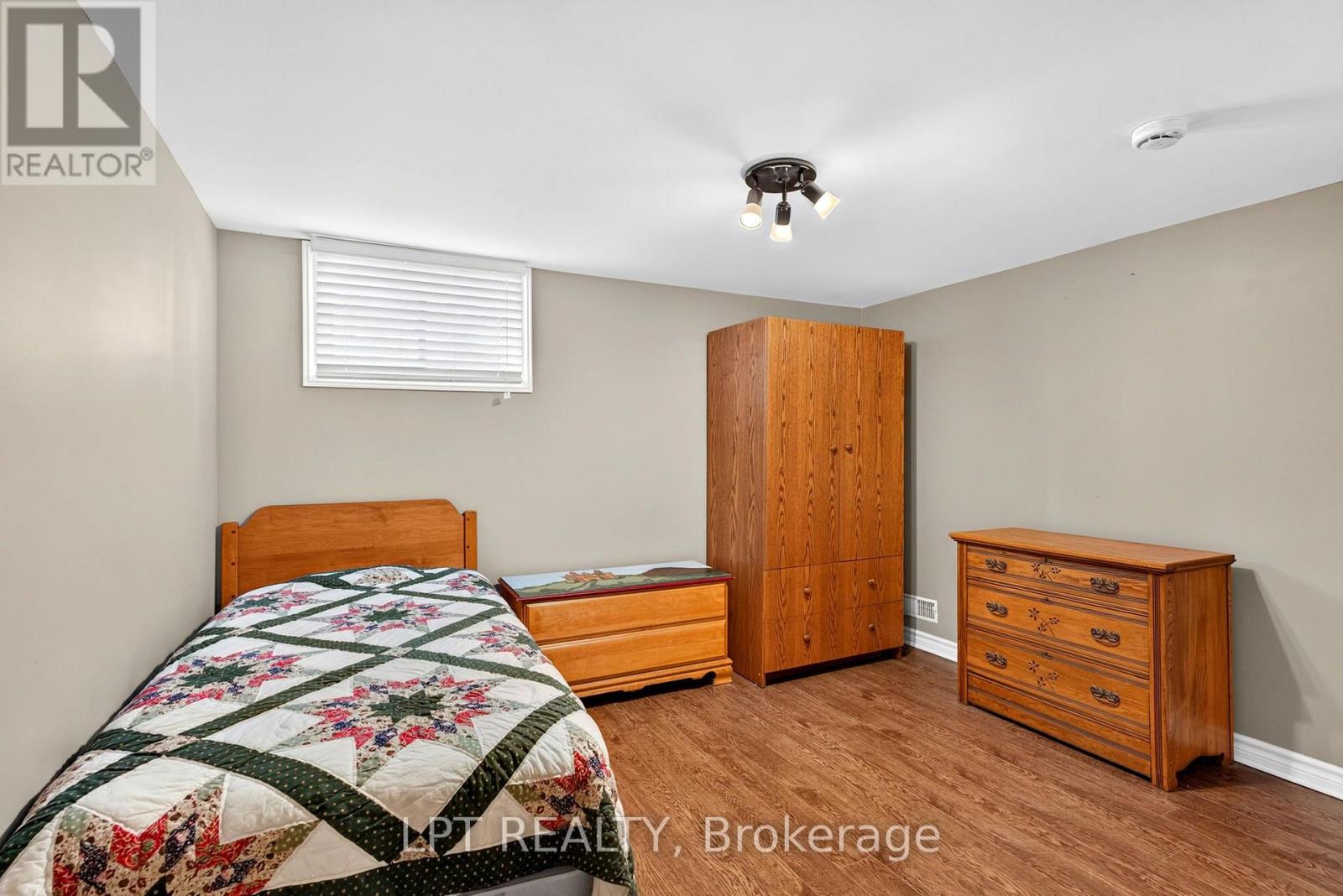 226 TAIN STREET - Image 32