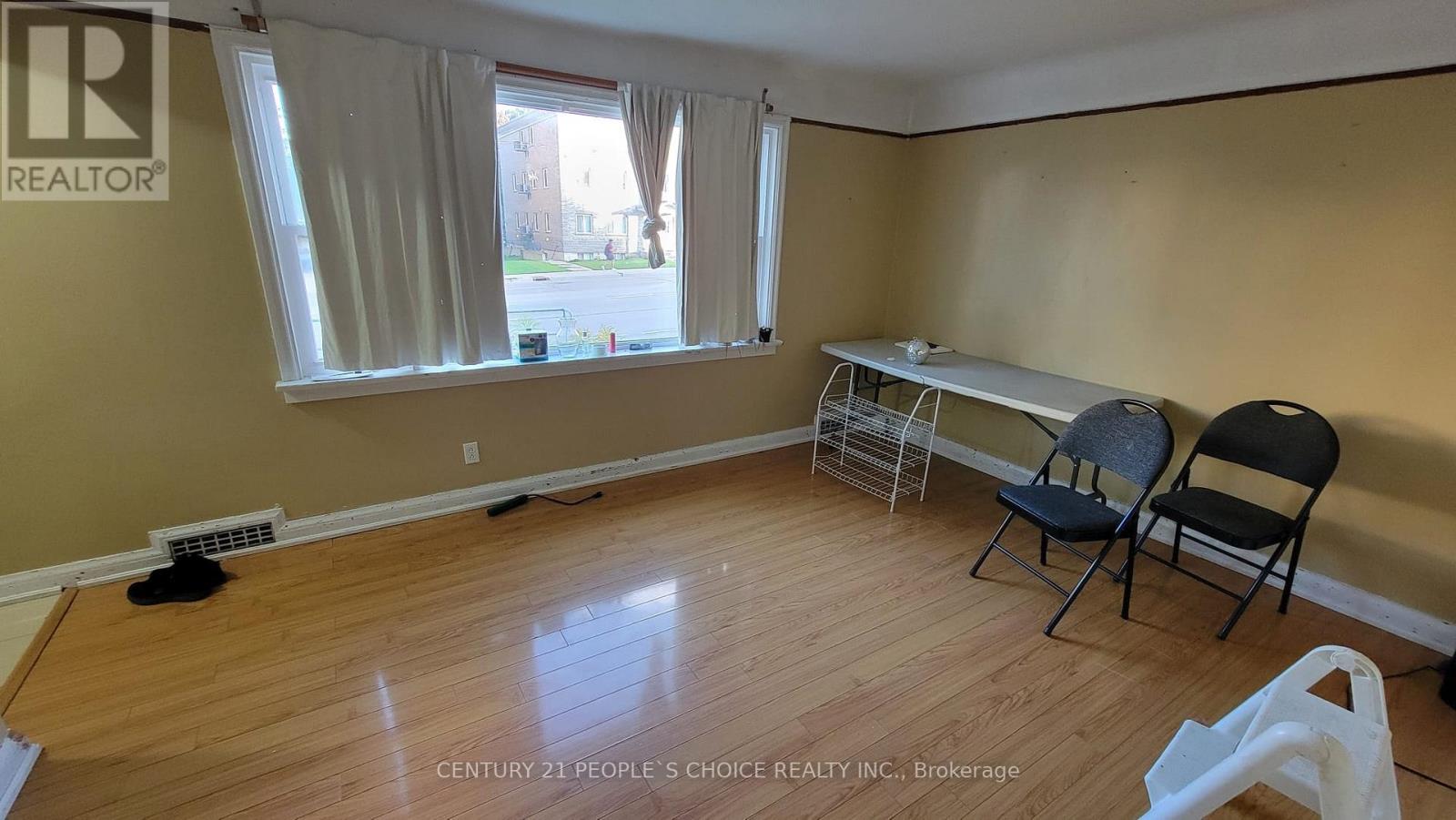 52 COLUMBIA STREET W — photo 2