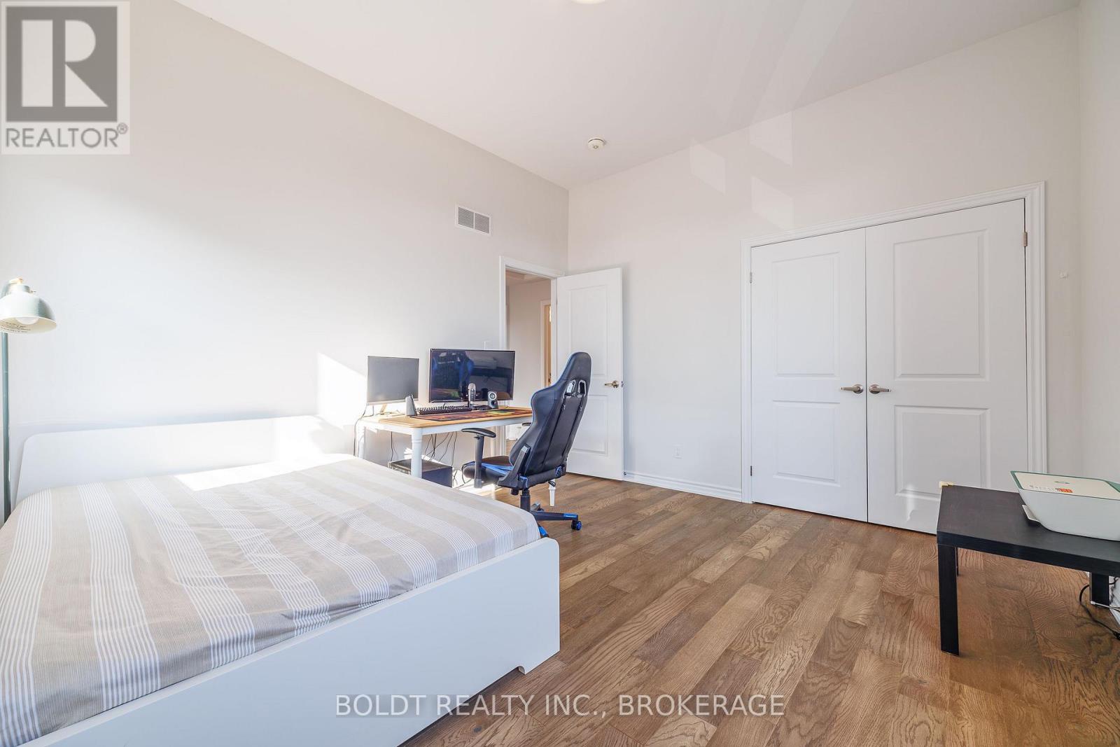 8037 BROOKSIDE DRIVE - Image 17
