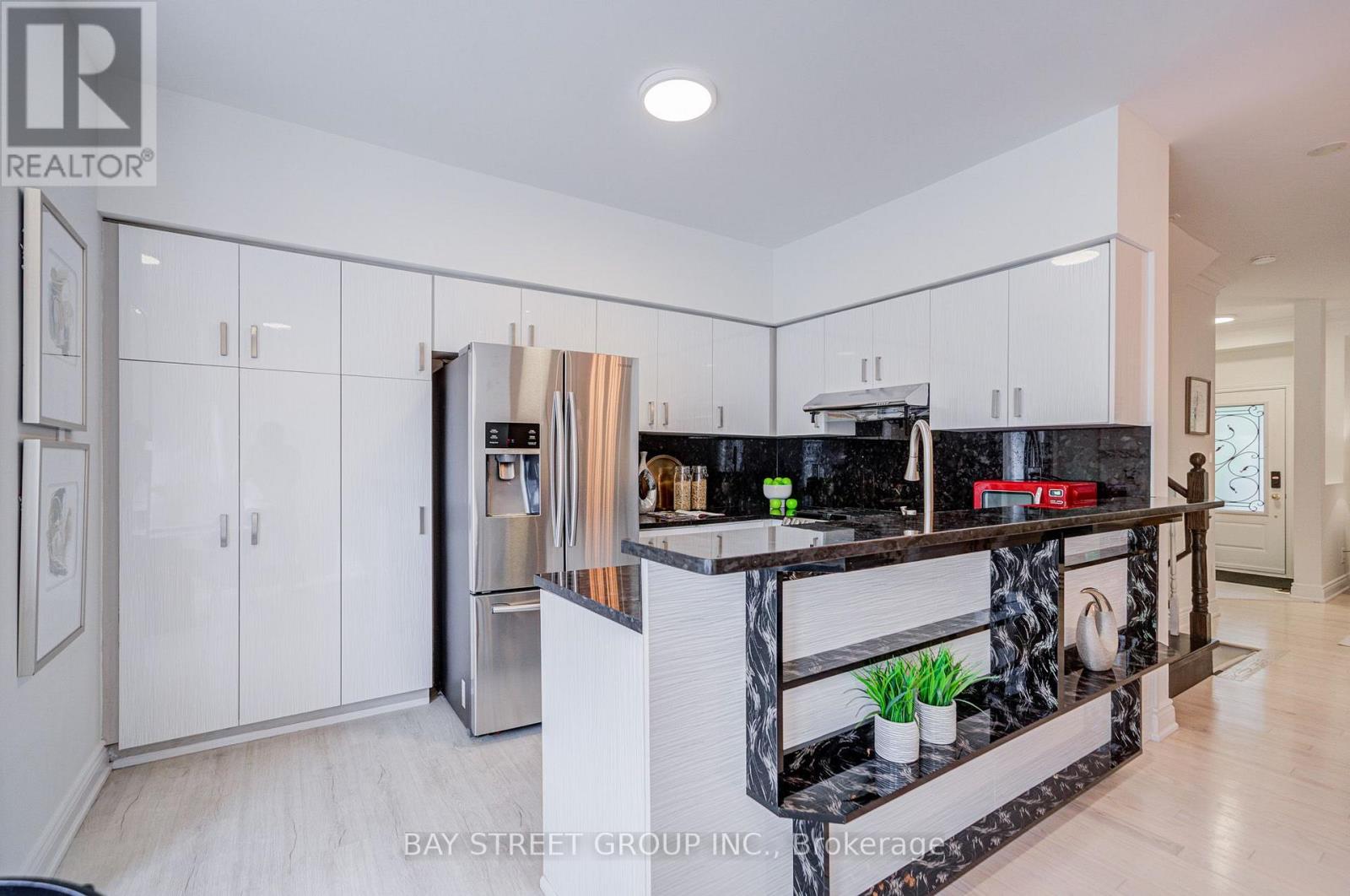 5 LUXTON AVENUE - 15