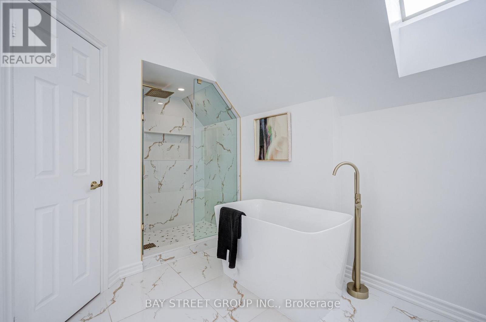 5 LUXTON AVENUE - 24