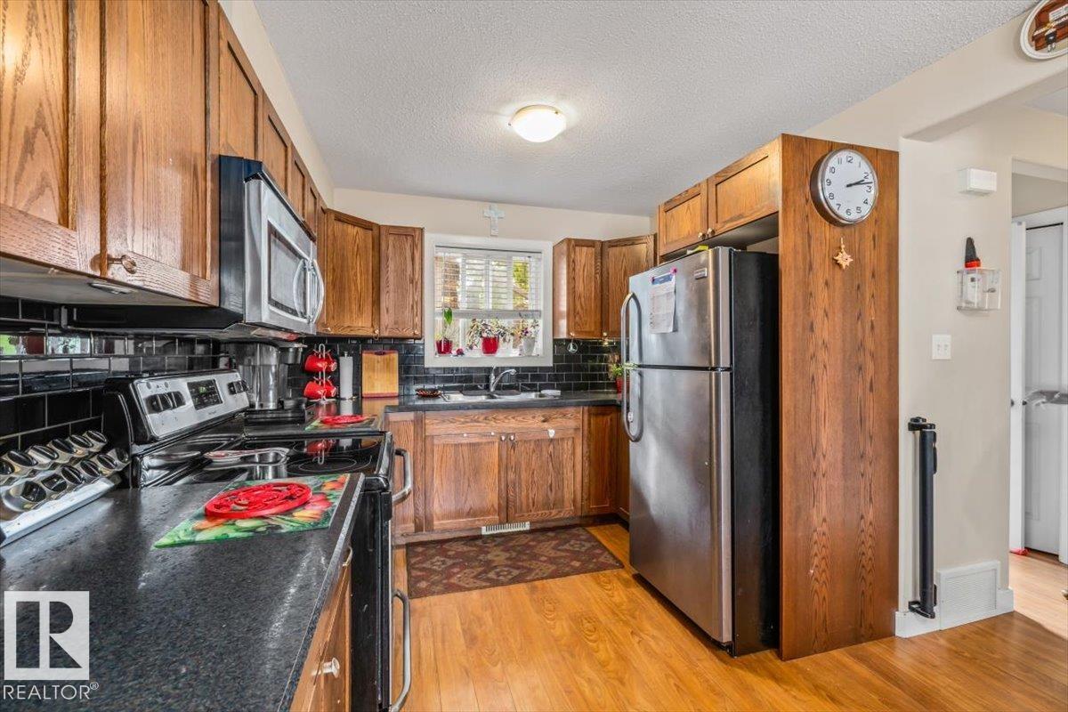 11436 88 ST NW - 3