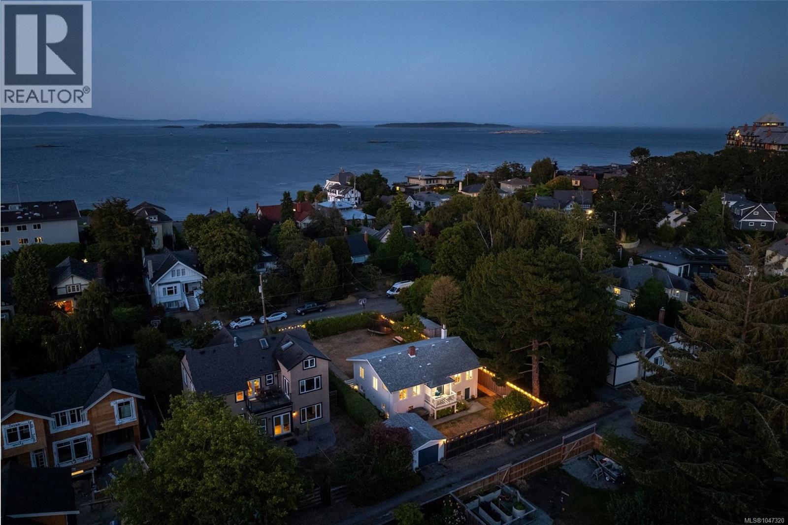  1050 Deal Street, Oak Bay