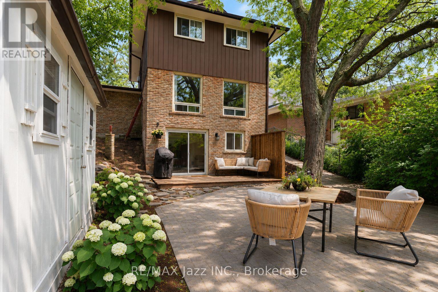 304 ANNES STREET - 20