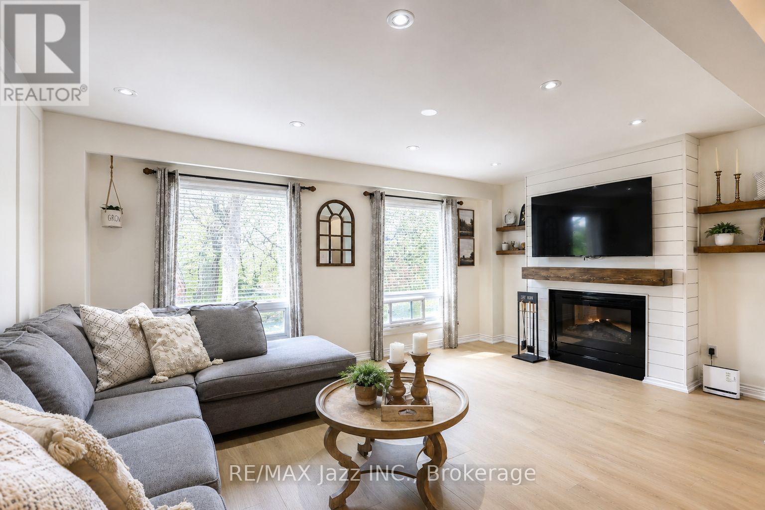 304 ANNES STREET - 6