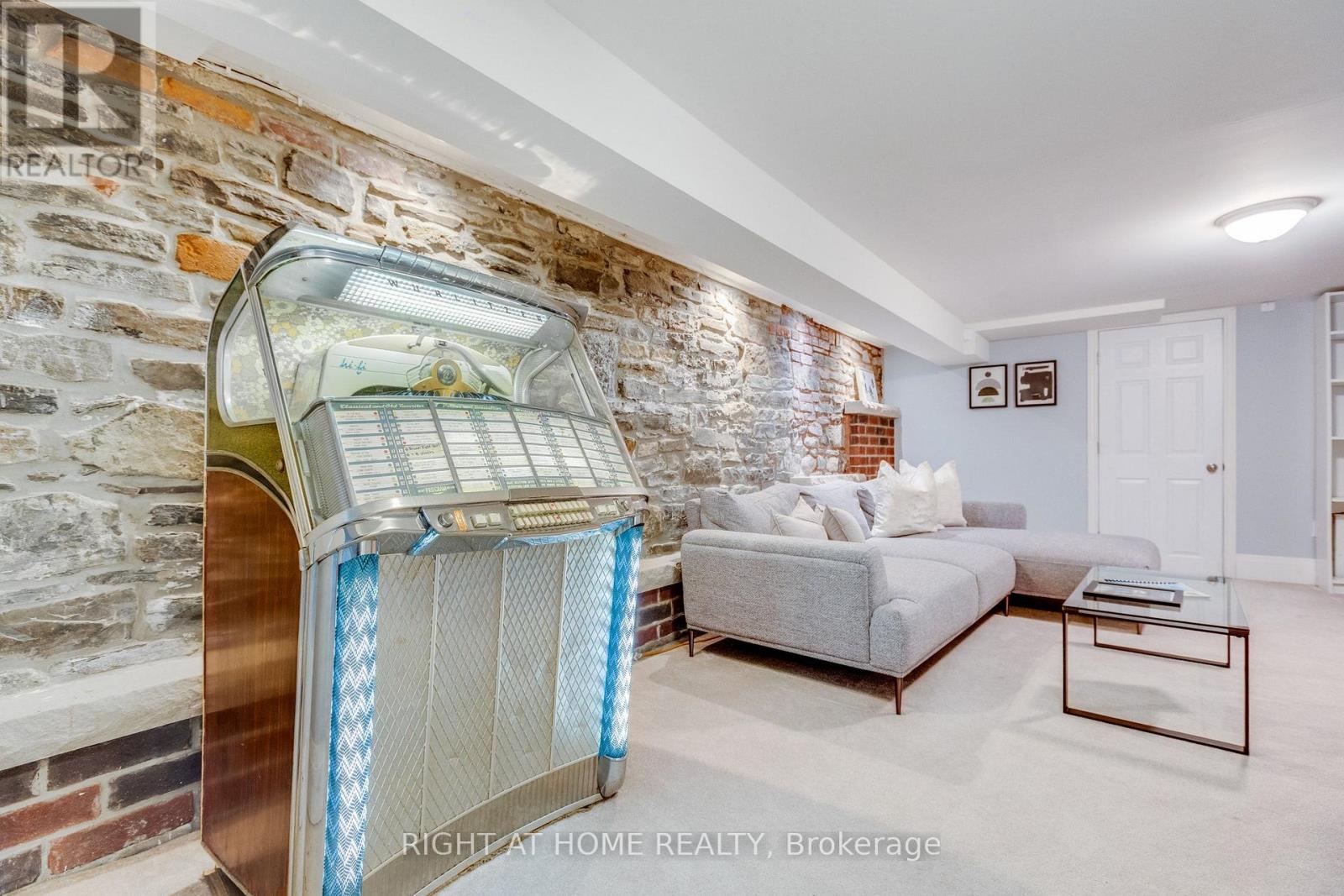 386 WINONA DRIVE - Image 28