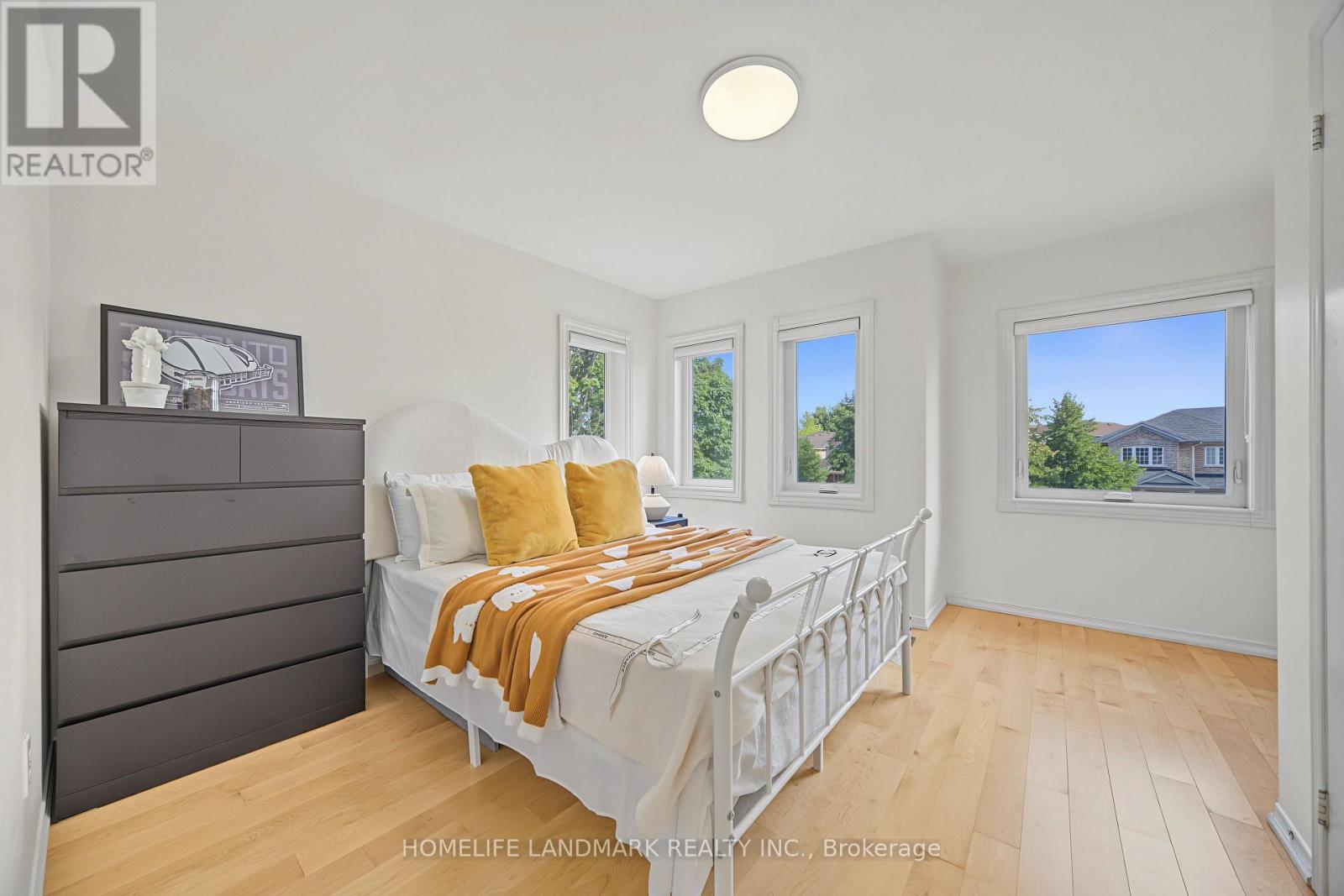 40 SILVER LINDEN DRIVE - 23