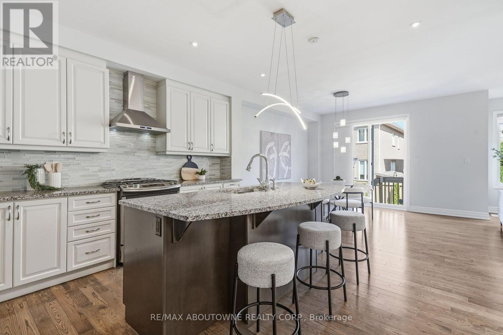 290 WISTERIA WAY - 22