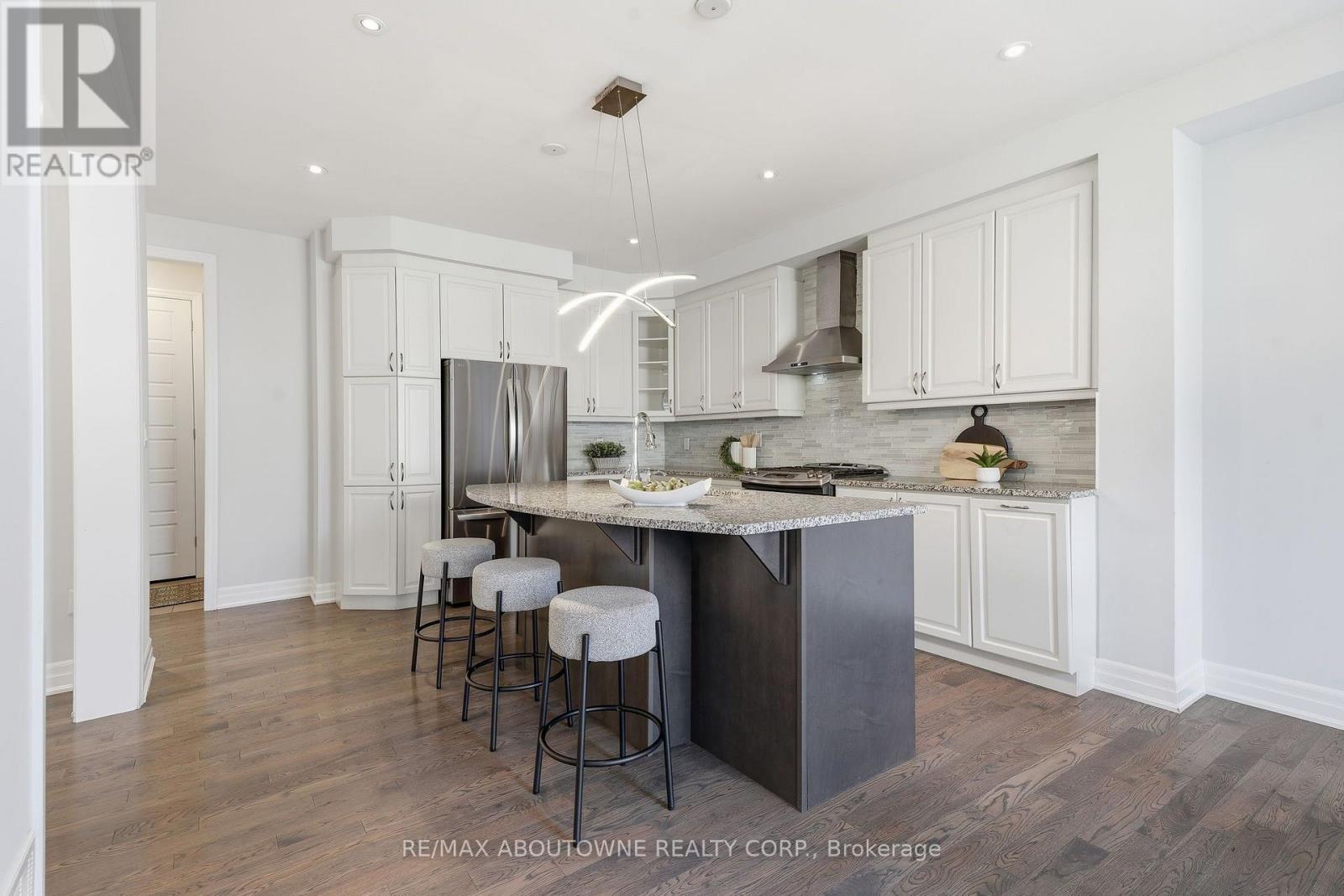 290 WISTERIA WAY - 26
