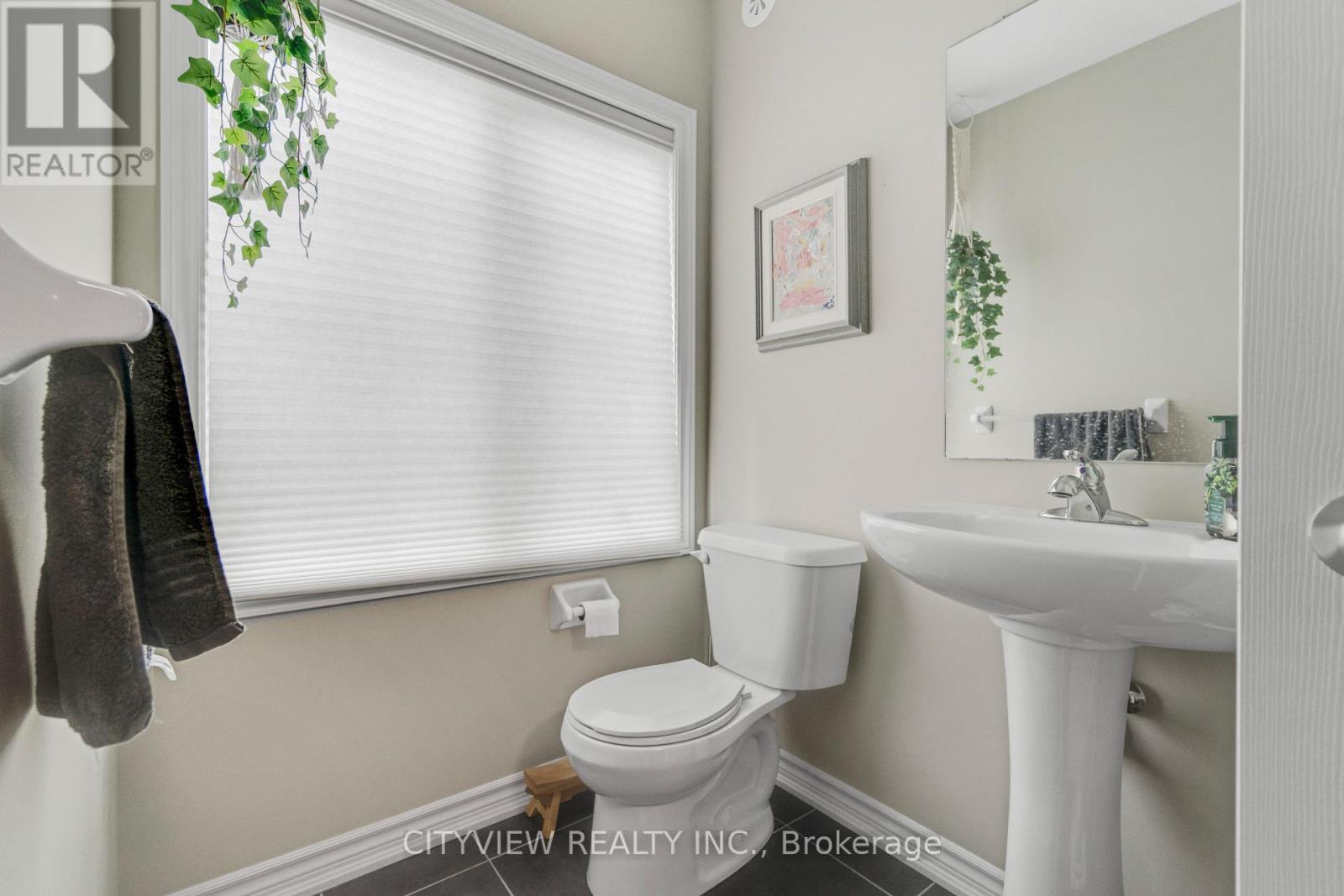 #5 3170 BOXFORD CRESCENT - 27