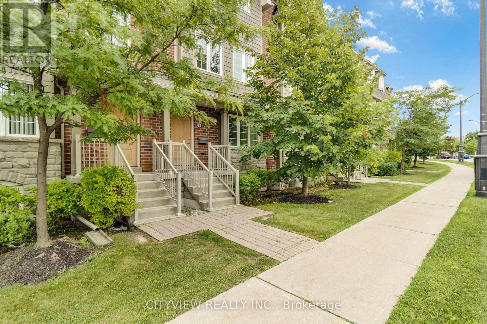 #5 3170 BOXFORD CRESCENT - 42