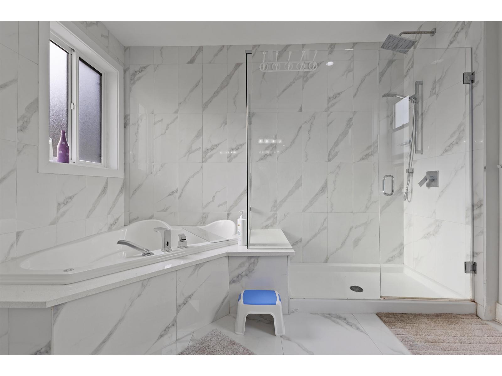 13291 MELVILLE PLACE, Surrey