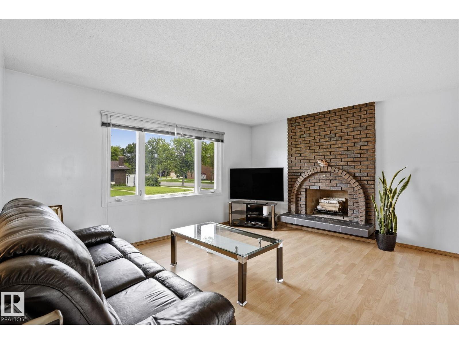 10007 168 AV NW - 2