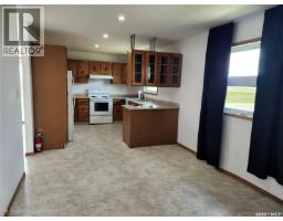 Kitchen/Dining room - 117 Railway Avenue, Prelate, SK S0N2B0 Photo 7