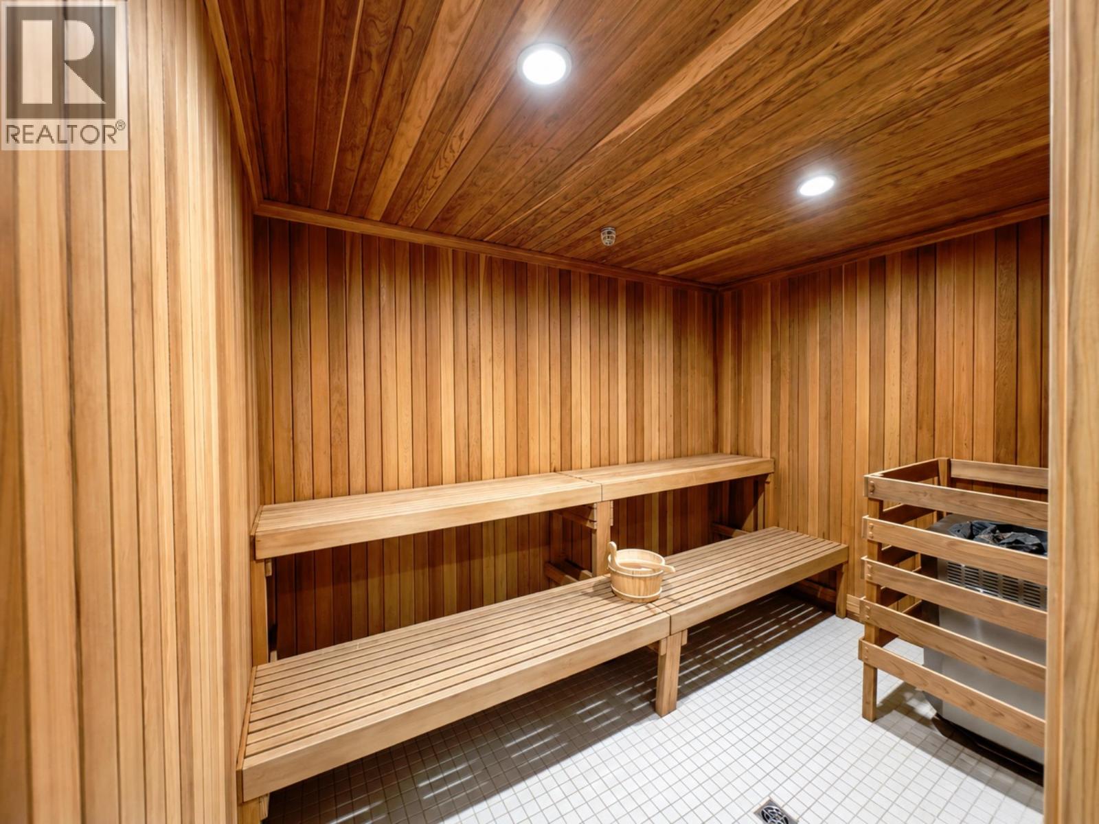 704 125 E 14TH STREET, North Vancouver