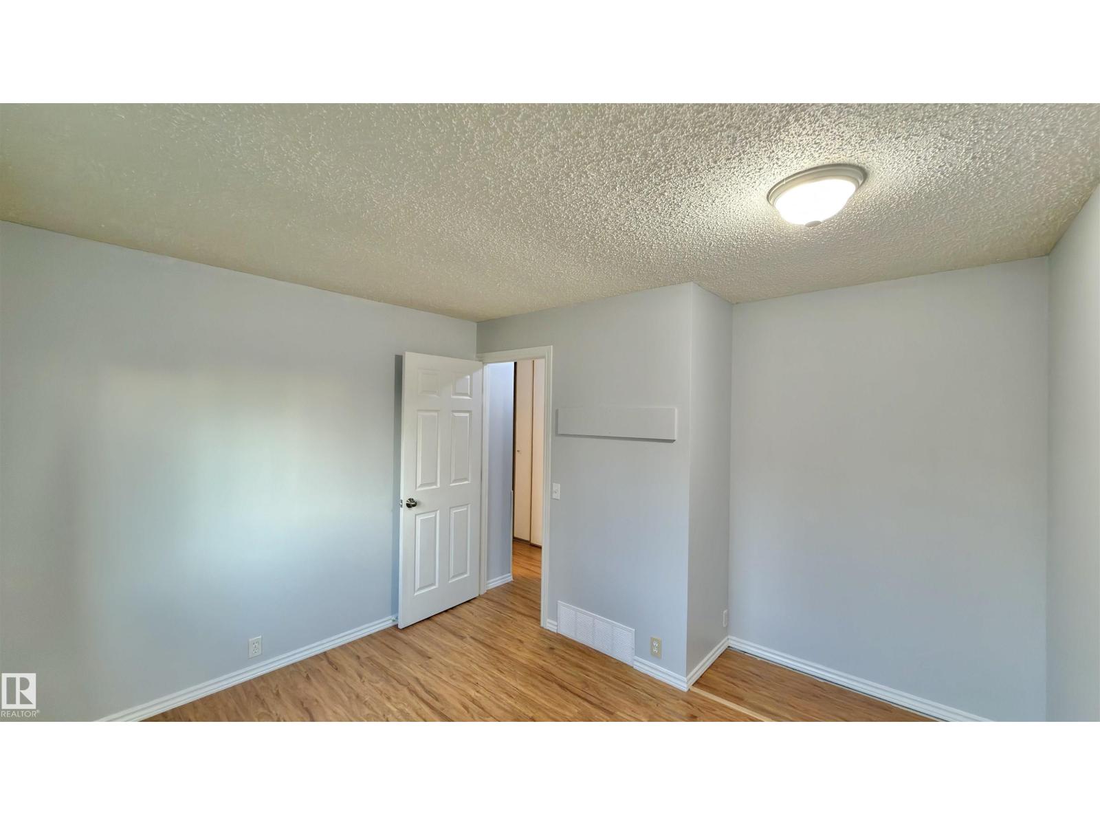 3520 17B AV NW - Image 20