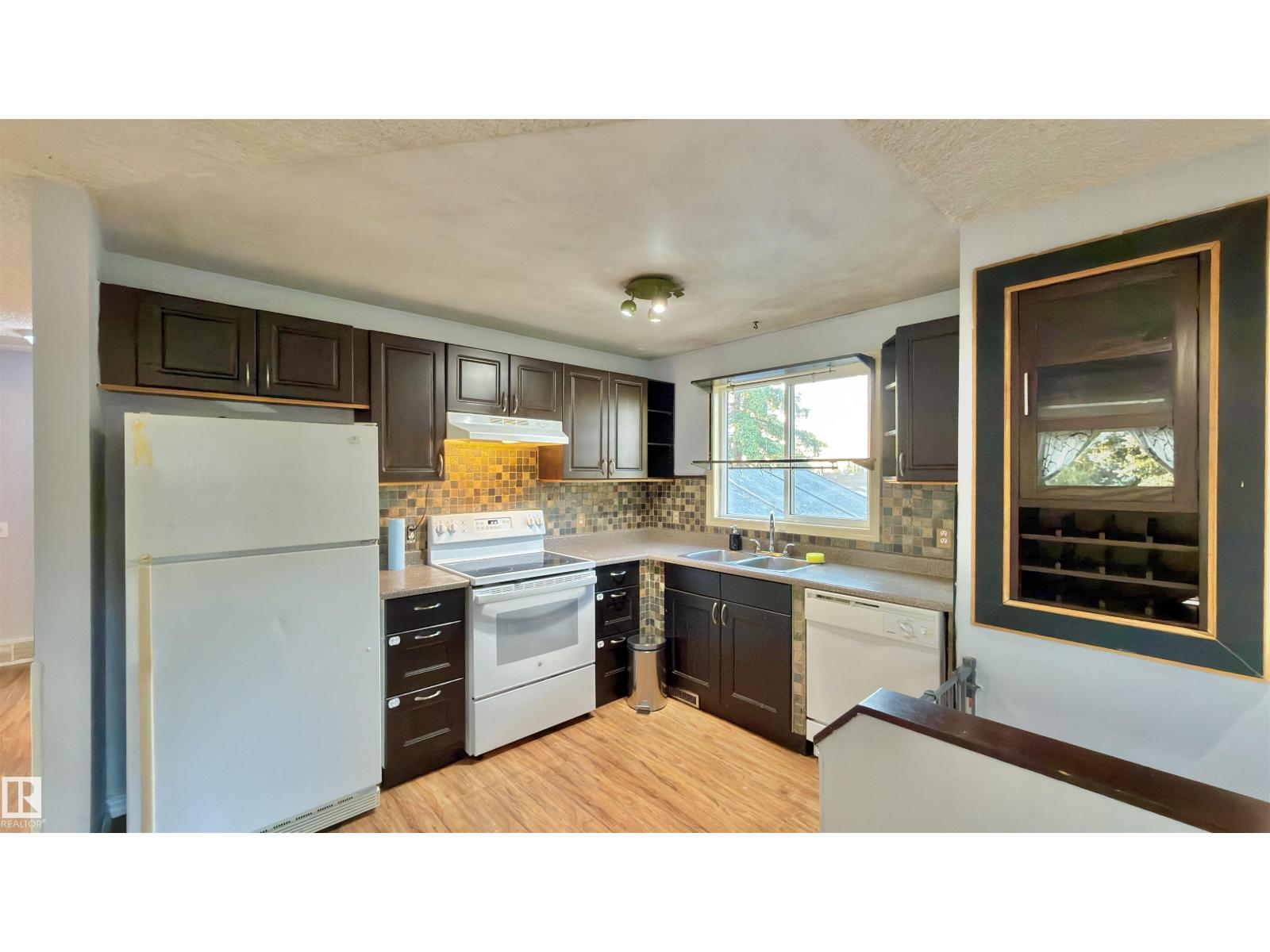 3520 17B AV NW - 14