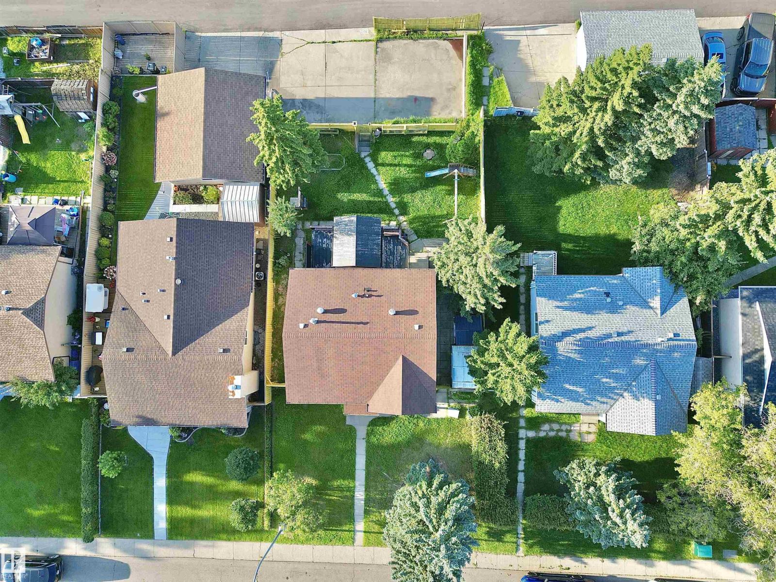 3520 17B AV NW - 3