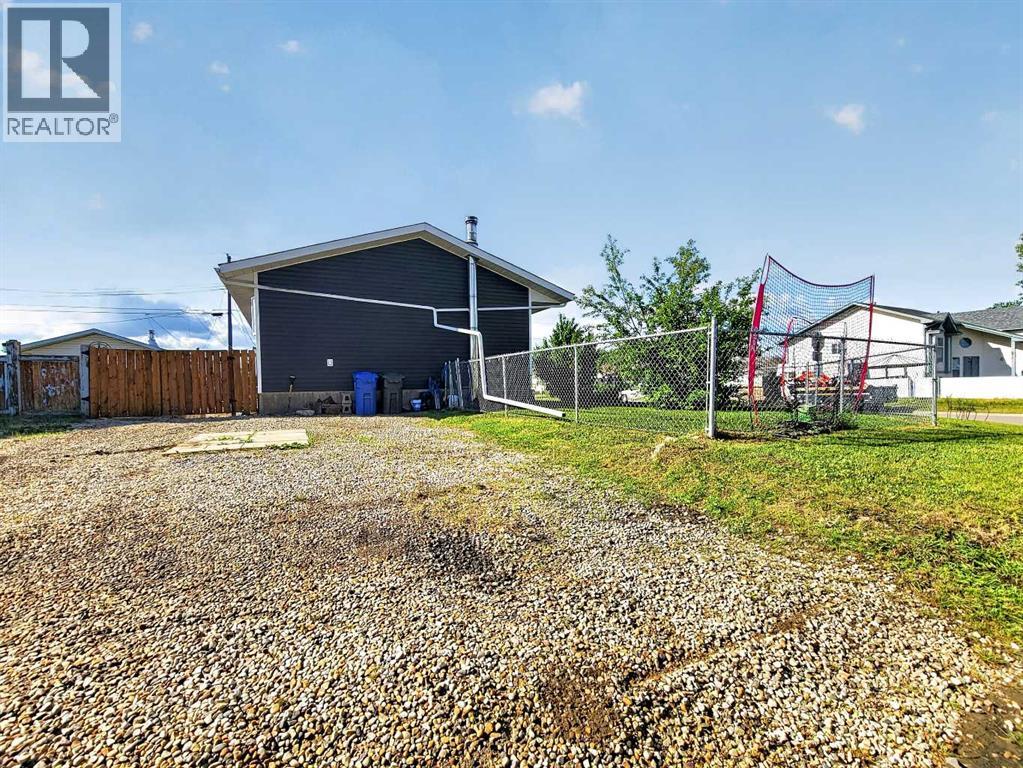 9704 94 Avenue - 40