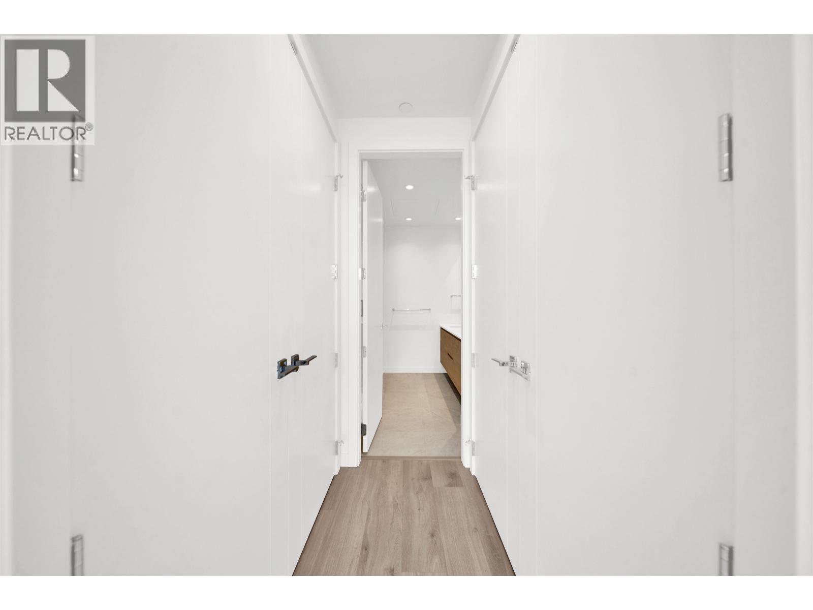 102 660 QUAYSIDE DRIVE, New Westminster