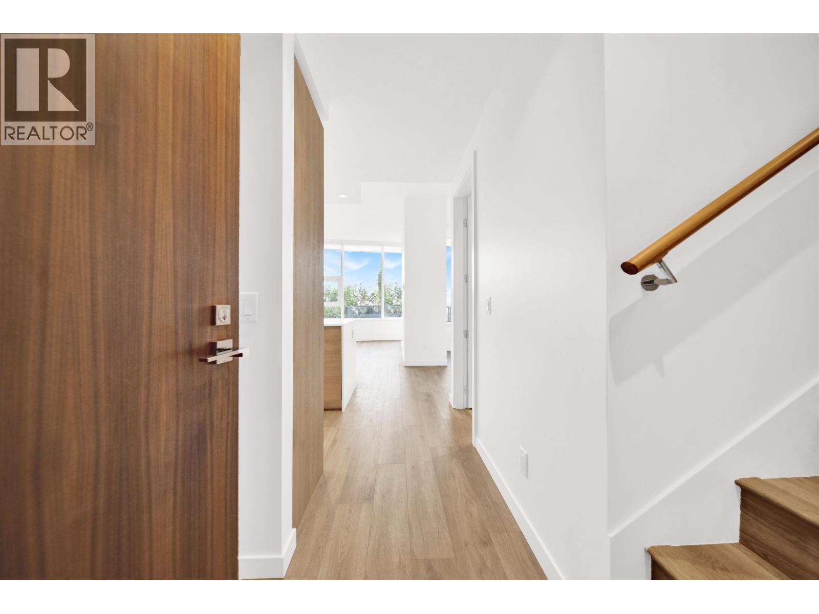102 660 QUAYSIDE DRIVE, New Westminster