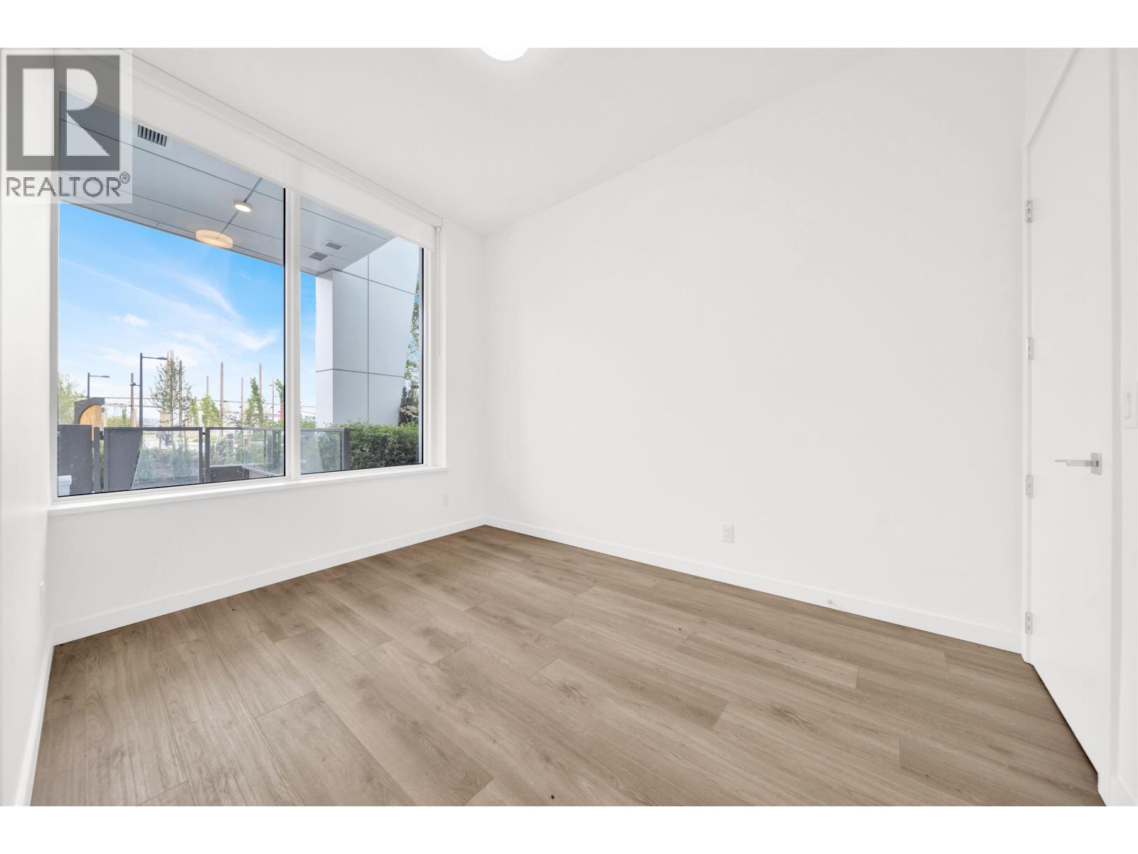 102 660 QUAYSIDE DRIVE, New Westminster