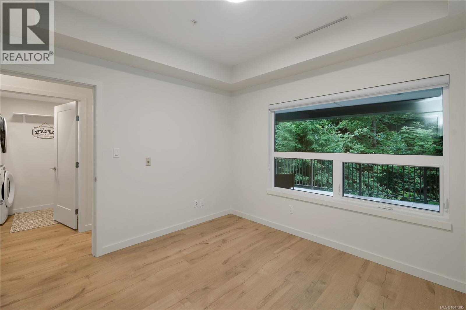 404 536 Island Hwy S, Campbell River