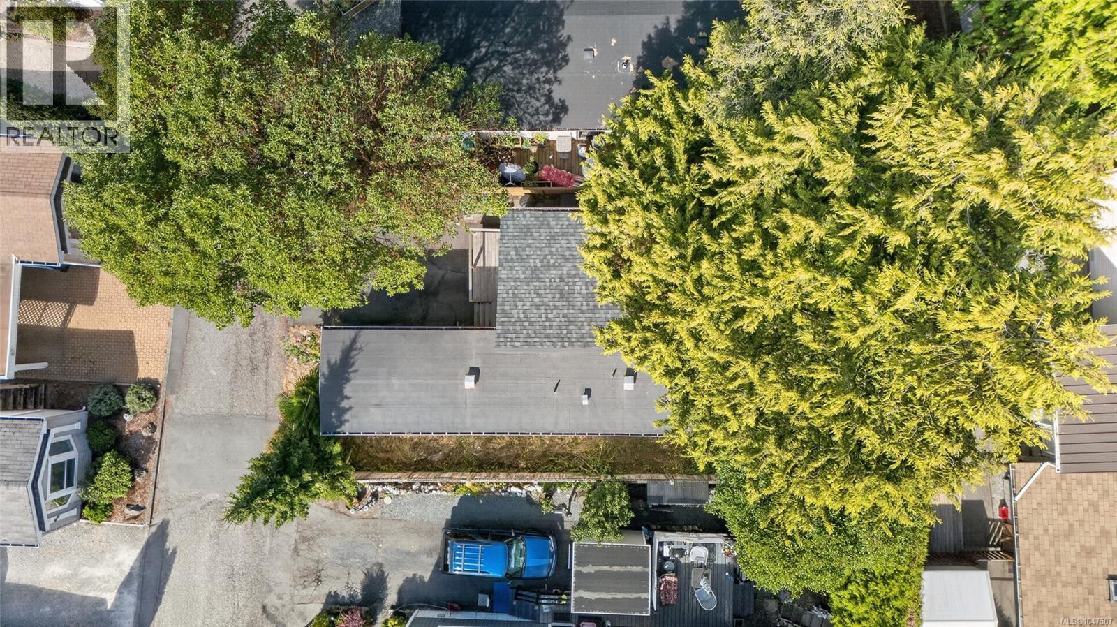 #48 2587 SELWYN Rd - 24