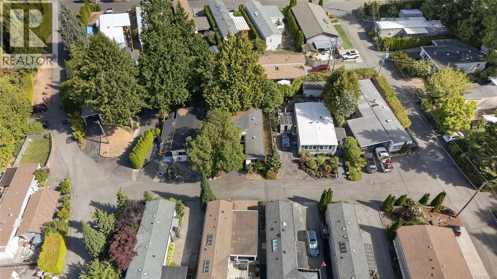 #48 2587 SELWYN Rd - 25