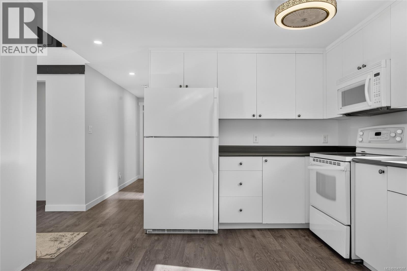 48 2587 SELWYN Rd, Langford