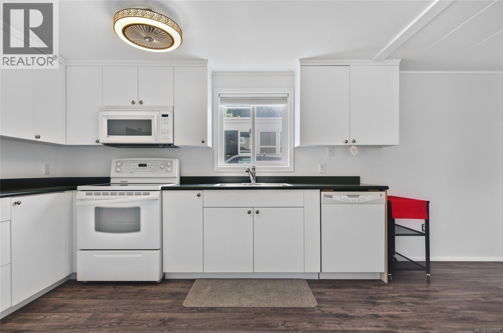 48 2587 SELWYN Rd, Langford