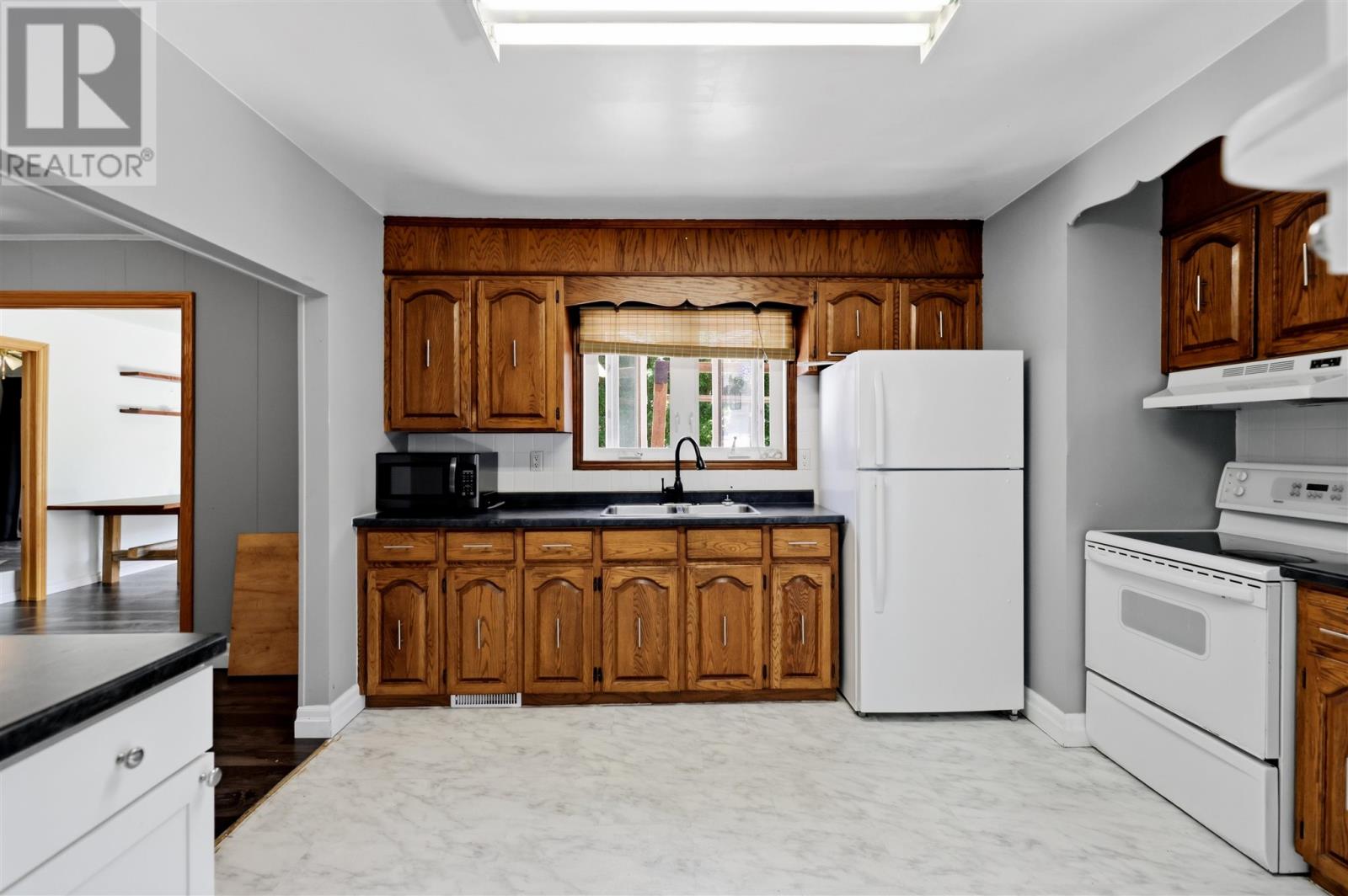 39 Market ST - Image 10