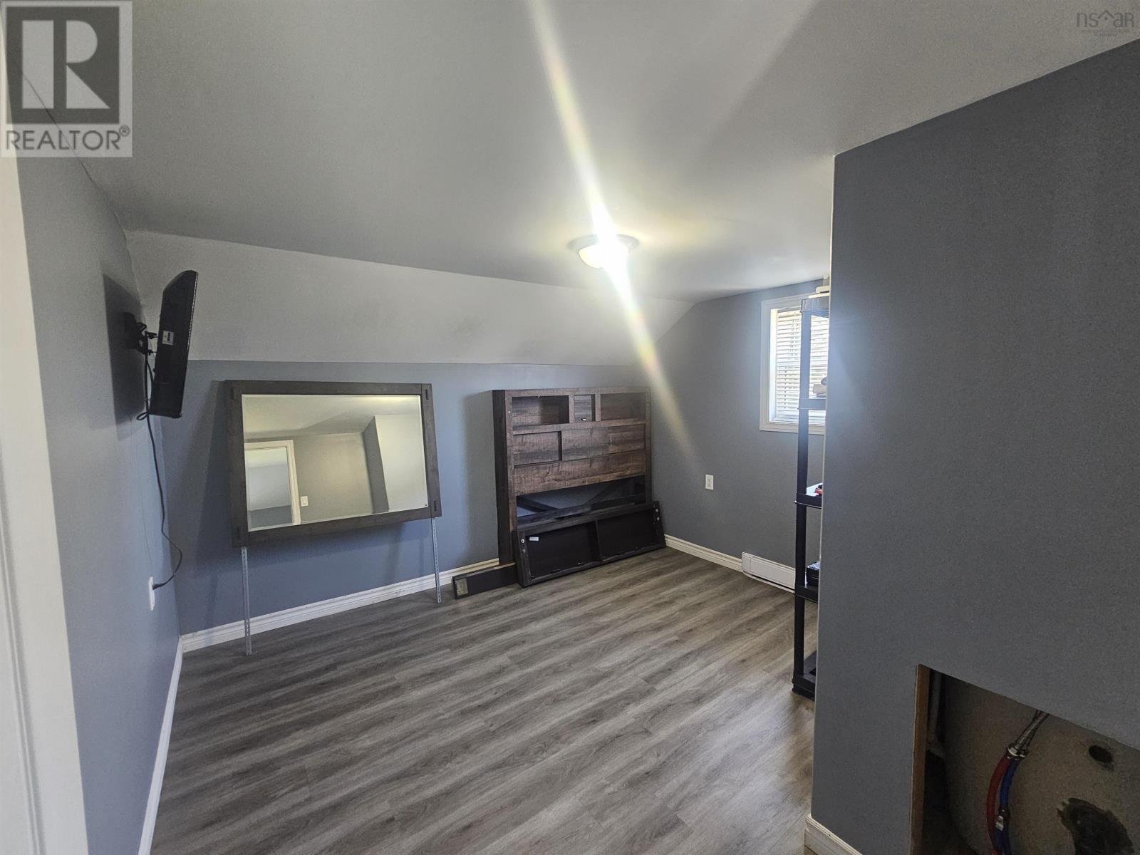 142 Birch Grove Road - 9