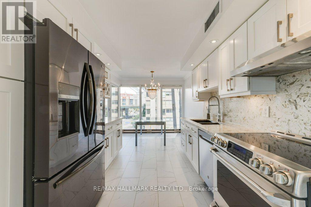 #404 251 QUEENS QUAY W - Image 12